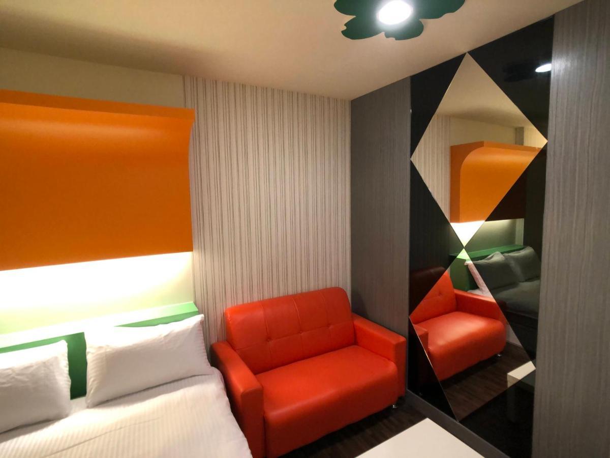 Ferienwohnung 逢甲柏斯青年旅棧 Taichung Exterior foto