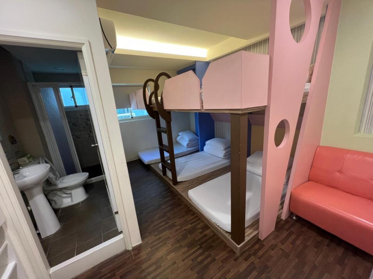 Ferienwohnung 逢甲柏斯青年旅棧 Taichung Exterior foto