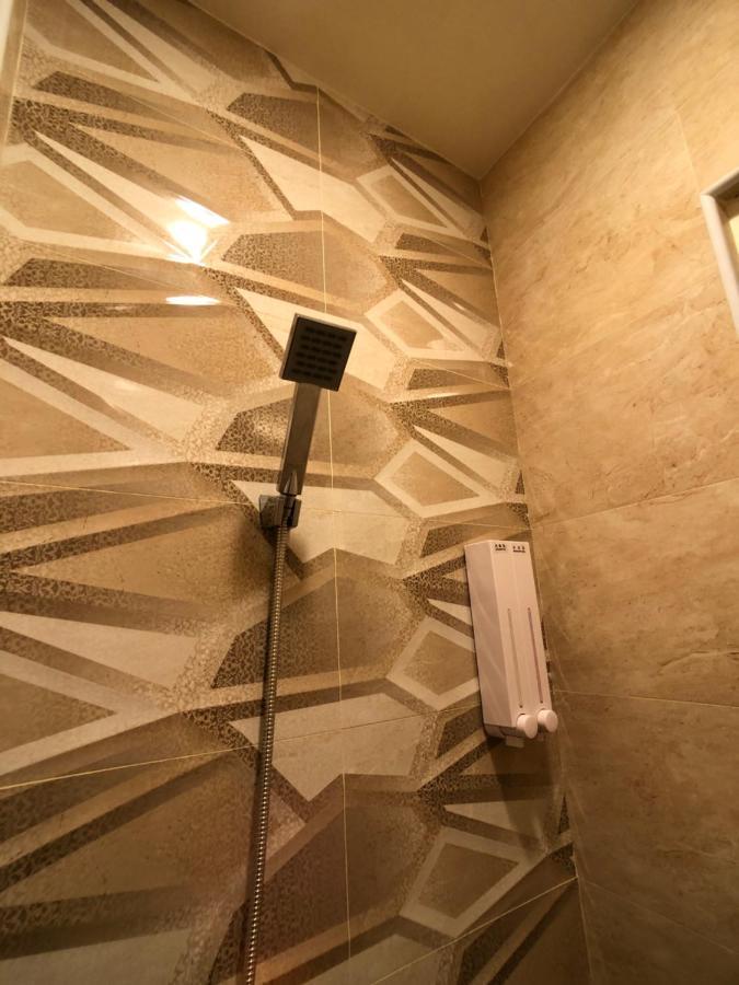 Ferienwohnung 逢甲柏斯青年旅棧 Taichung Exterior foto