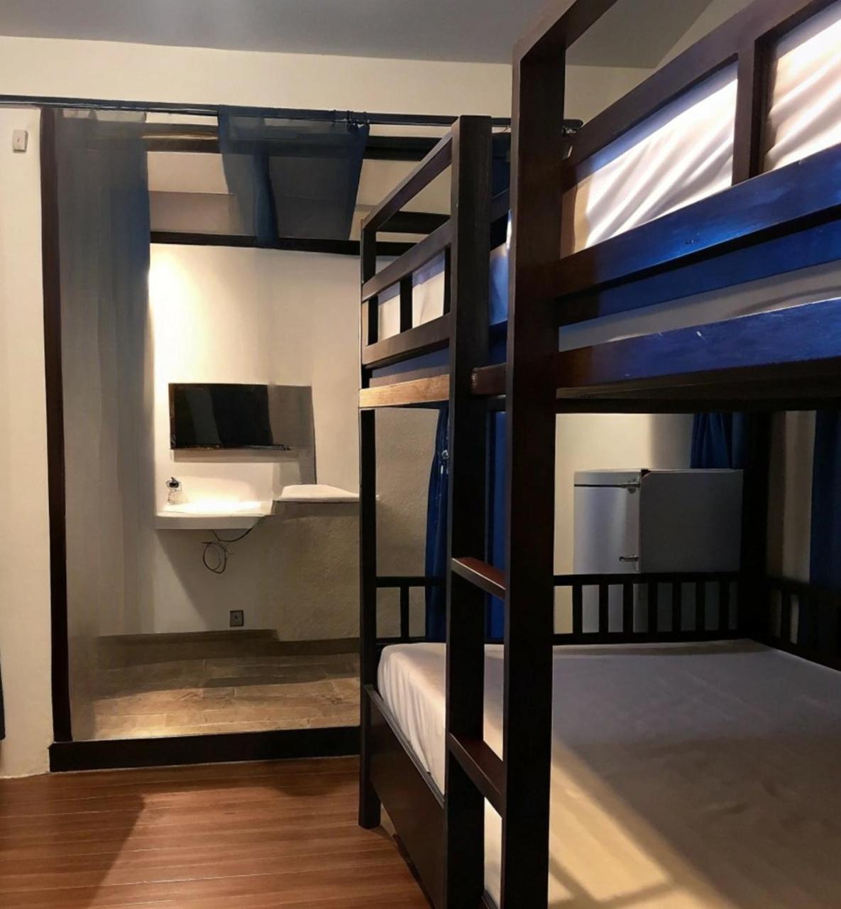 Ferienwohnung 逢甲柏斯青年旅棧 Taichung Exterior foto