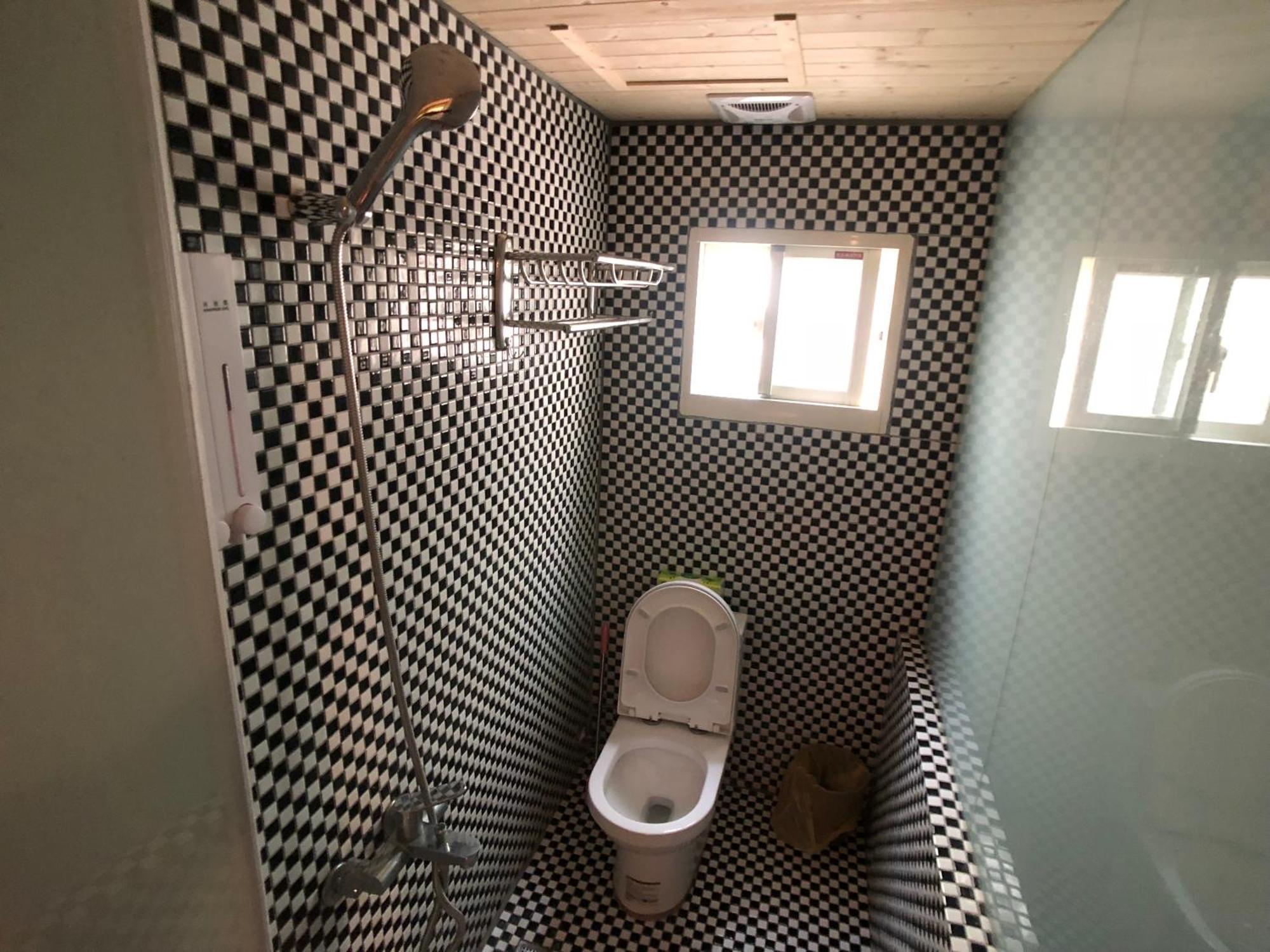 Ferienwohnung 逢甲柏斯青年旅棧 Taichung Exterior foto