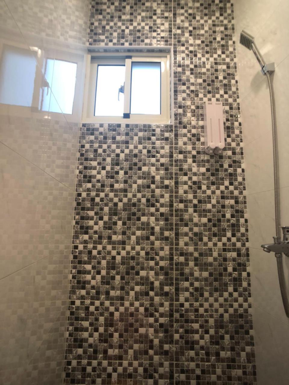 Ferienwohnung 逢甲柏斯青年旅棧 Taichung Exterior foto